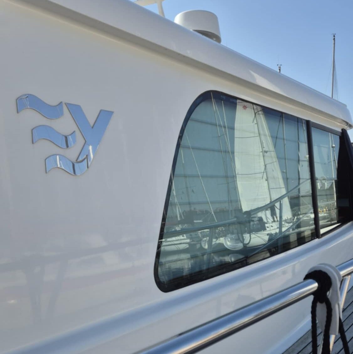 Vouwgordijnen motorjacht